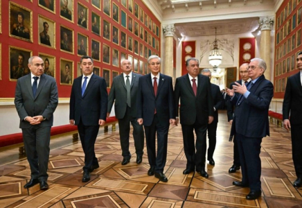 ​Қасым-Жомарт Тоқаев пен ТМД басшылары Эрмитажды аралады