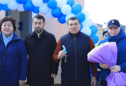 ТҮРКІСТАН: Арыс қаласында төрт отбасы баспаналы болды