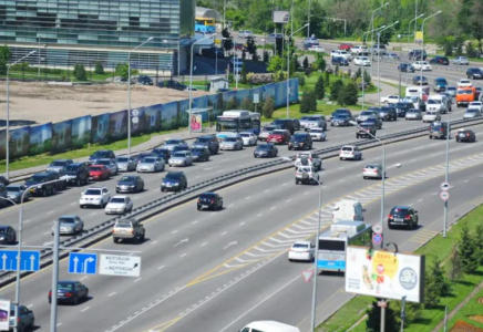 Қазақстанда ата-аналар үшін жұмыс күнін бір сағатқа қысқарту ұсынылды