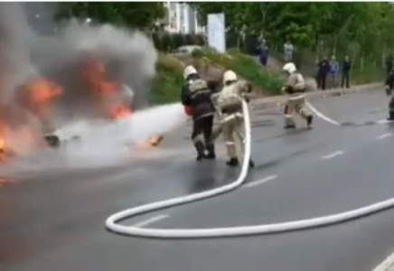 Шымкентте Назарбаев зияткерлік мектебінің автотұрағында көлік жанып кетті