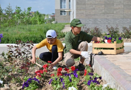 Шымкентте “Өткенге құрмет - бүгінгі міндет” тазалық акциясы өтті