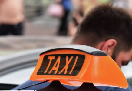 Министр жүргізушісі жоқ такси жобасын іске асыру мерзімін атады