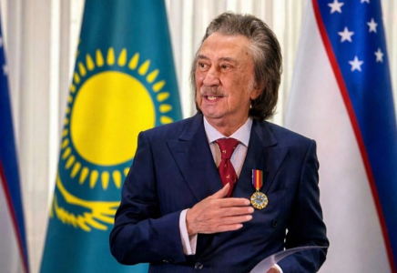 ​Ташкентте әнші Фаррух Закировке Қазақстан Президенті атынан «Достық» орденін табыстау салтанаты өтті