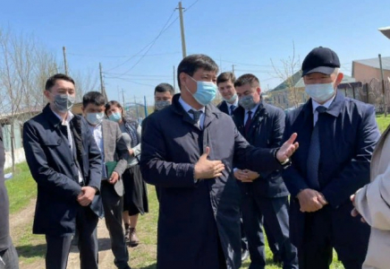ШЫМКЕНТ: Қала әкімінің орынбасары «Ақжар» тұрғындарымен кездесті 