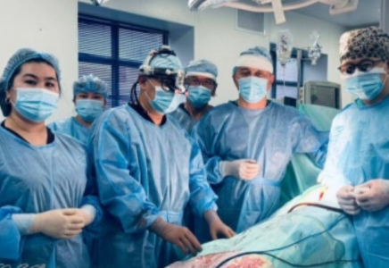 Дәрігерлер қан қысымы жоғары болған қазақстандыққа өз бүйрегін өзіне трансплантациялады