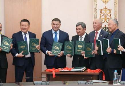 ​«Түркістан» екі томдық энциклопедиясының таныстырылымы өтті