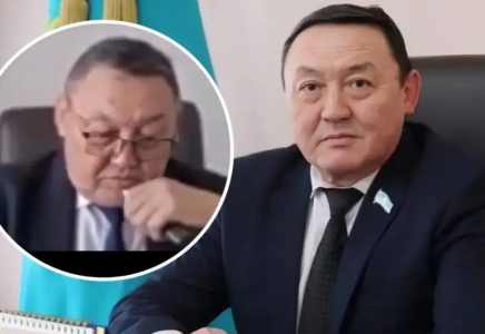 Қарағанды облысында депутат мәслихат отырысы кезінде темекі шеккені үшін жазаланды