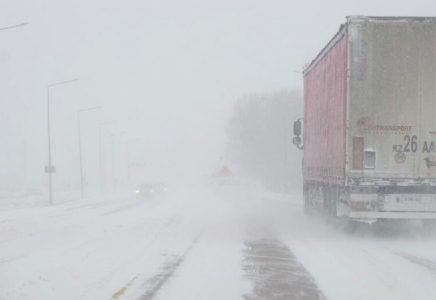 Ақмола облысында 7 көлік соқтығысты: бір адам көз жұмды