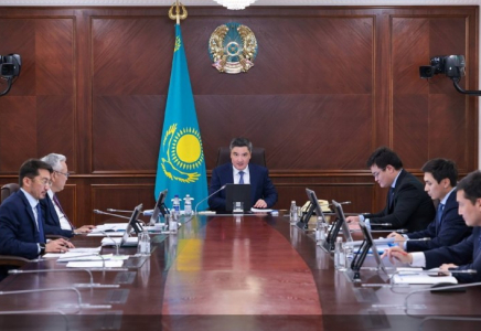 Премьер-министр Президент тапсырмаларын жүзеге асыру жөніндегі Цифрлық штаб отырысын өткізді
