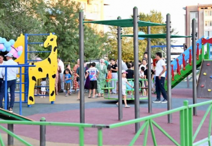 ТҮРКІСТАН: Созақта екі балалар ойын алаңшасы пайдалануға берілді