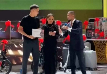 “Қайраттың” жас қақпашысы Шерхан Қалмұрзаға қажылыққа жолдама сыйлады