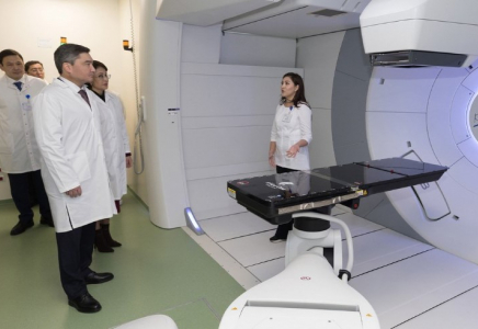 Премьер-министр Президенттің медицинадағы озық технологияларды дамыту жөніндегі тапсырмаларының орындалу барысын тексерді