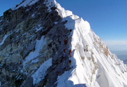 Қазақстан азаматы әлемнің ең биік 7 жанартауын бағындырғандар тізіміне енді