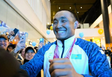 Паралимпиада ойындарының чемпионы Ербол Хамитовқа пәтер кілті табысталды