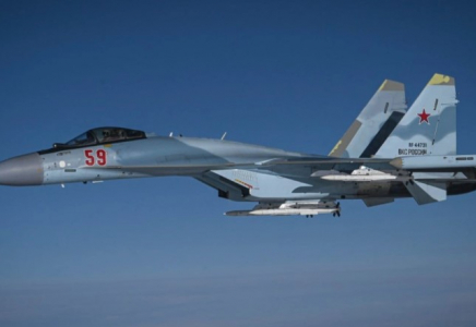 Қазақстан президентінің бортымен Ресей аспанында Су-35 ұшақтары қапталдасып ұшты