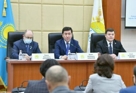Ерлан Қошанов Nur Otan фракциясының жетекшісі болып сайланды