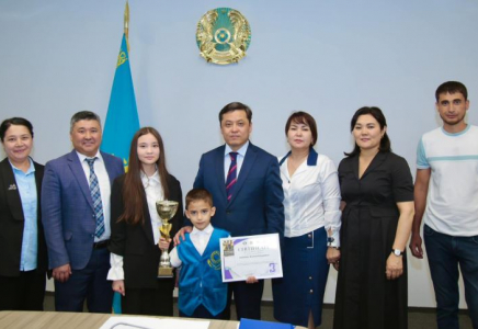 ТҮРКІСТАН: Жеңімпаз шахматшыларға құрмет көрсетілді