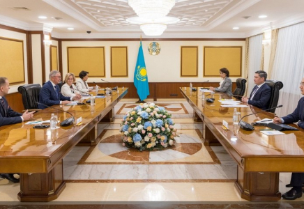 Премьер-министр Polpharma Group өкілі Ежи Старакпен елімізде дәрі-дәрмек өндірісін кеңейту бойынша жаңа жобаны талқылады