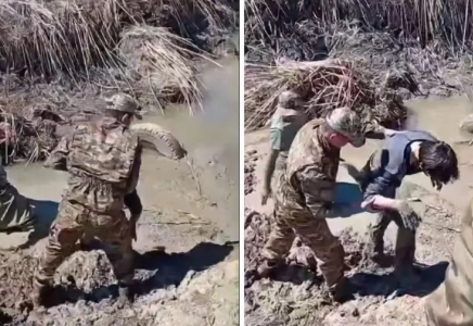 Қарағандыда кәмелетке толмаған екі қыз бала батпаққа құлап кетіп, шыға алмай қалған (ВИДЕО)