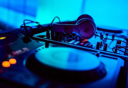 ​Қазақстанда түнгі клубтарға бақылауды күшейту ұсынылды