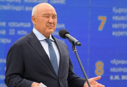 Түркістандықтармен кездескен Ө.Шөкеев тың жобалармен бөлісті