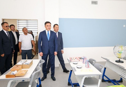 ​ШЫМКЕНТ ҚАЛАСЫНЫҢ ӘКІМІ БІЛІМ КҮНІНДЕ ЖАҢА МЕКТЕПТІҢ АШЫЛУЫНА ҚАТЫСТЫ