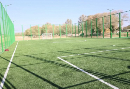 ТҮРКІСТАН: Сауранда жаңа футбол алаңы ашылды