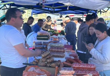 Түркістан қаласында азық-түлік жәрмеңкесі жалғасып жатыр