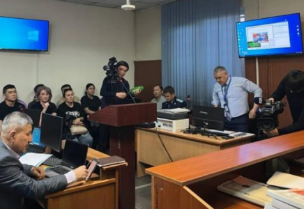 Алматыдағы автобус апаты: Сотта кәмелетке толмаған жолаушы куәлік етті