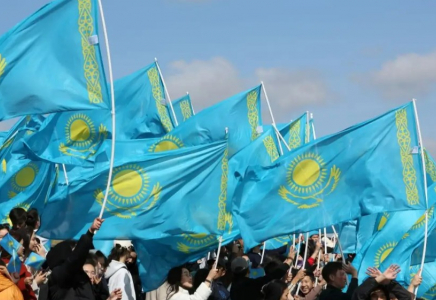 ​«Threads сәрсенбі»: как онлайн-челлендж стал главной площадкой для итогов года