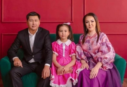 ​«Күйеуімнің өзі Құдайдың берген маһрі»: Жұлдызай Дүйсенбиева ажырасқаны жайлы қауесетке нүкте қойды
