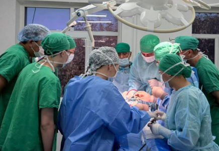 Түркістандық жігіт анасына донор болып, бауыр трансплантациясы сәтті өтті