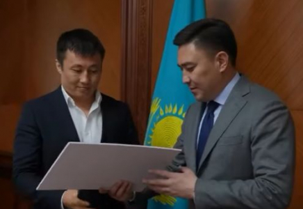ШЫМКЕНТ: ​ҚАЛА ӘКІМІ ЕЛ ТУРНИРІНДЕ ТОП ЖАРҒАНДАРМЕН КЕЗДЕСТІ