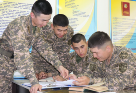Шымкенттік сарбаздар тегін білім алу үшін дайындық жүргізіп жатыр