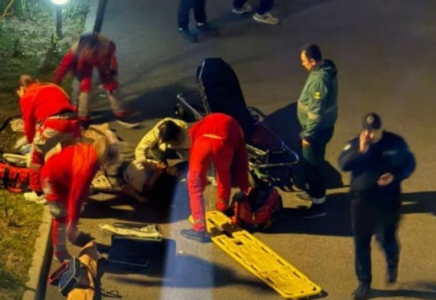 Алматыда 18 жастағы қыз 9-қабаттан құлап кетті