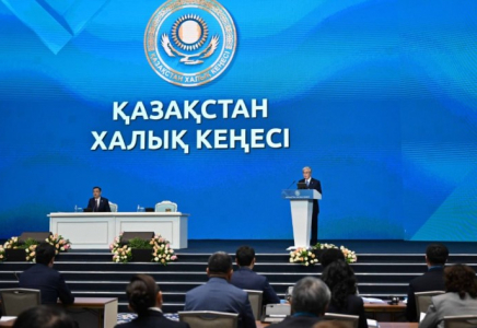 Президент Қазақстан Халық Кеңесінің бірінші сессиясында сөз сөйледі