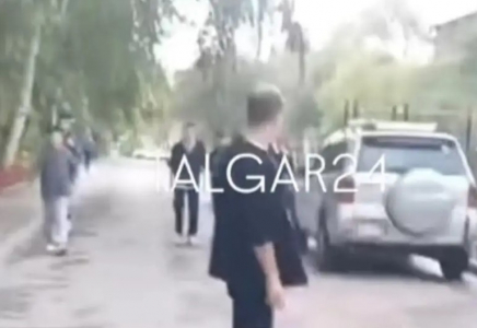 Тағы да Талғарда: мас адам аулада жүрген балаларды пышақтап өлтірмек болды