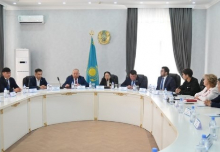 ​ШЫМКЕНТТЕ ӨҢІРЛЕРДІҢ ТҰРАҚТЫ ДАМУЫ МӘСЕЛЕЛЕРІ ТАЛҚЫЛАНДЫ