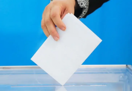 Қазақстандағы үш ірі мегополистің әкімдері референдумда дауыс берді