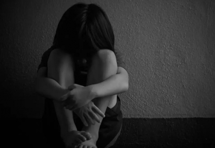 Павлодарда өгей қызын тұрақты зорлап, білгенін істеген ер адам өмір бойына сотталып кетті