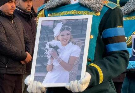 Қосшыда қазақстандықтар фельдшер Ұлдана Мырзуанды ақтық сапарға шығарып салды