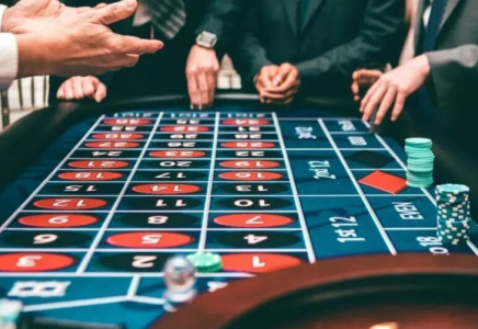 Семейде офицер букмекерлерге қарызын өтеу үшін әскер мүлкін ломбардқа тапсырған