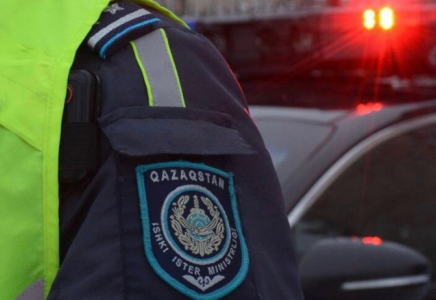 Көшеге жалаңаш шыққан қарағандылық қолға түсті