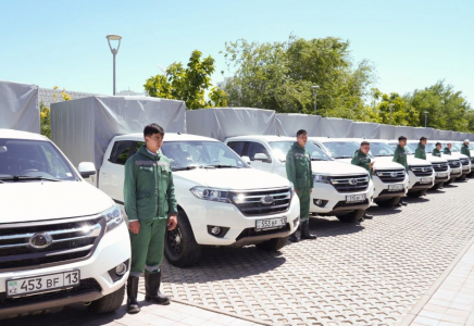 ​ТҮРКІСТАН ОБЛЫСЫНДА ВЕТЕРИНАРИЯ САЛАСЫ ҚЫЗМЕТКЕРЛЕРІНЕ 85 КӨЛІК ТАПСЫРЫЛЫП, СУ ШАРУАШЫЛЫҒЫ ӨКІЛДЕРІНЕ ҚҰРМЕТ КӨРСЕТІЛДІ