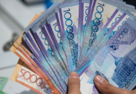 Батыс Қазақстандағы университет қызметкерлері бюджеттің 55 миллион теңгесін ысырап еткен