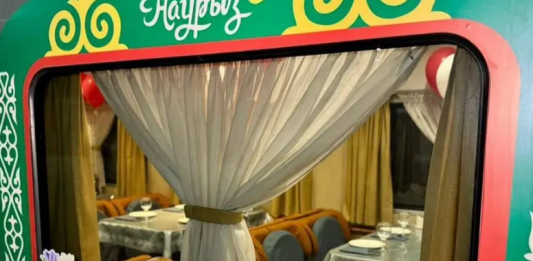 Ұлттық нақышта безендірілген пойыздар жолға шықты