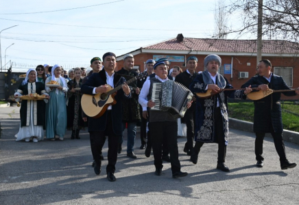 ​Шымкентте әскери қызметкерлері ұлттық киім күнін атап өтті
