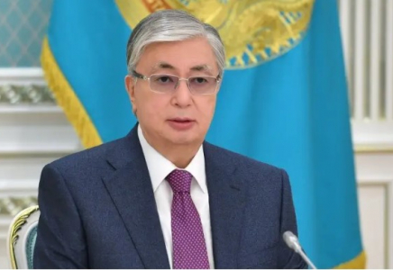 Қасым-Жомарт Тоқаев қазақстандықтарды Отан қорғаушылар күнімен құттықтады