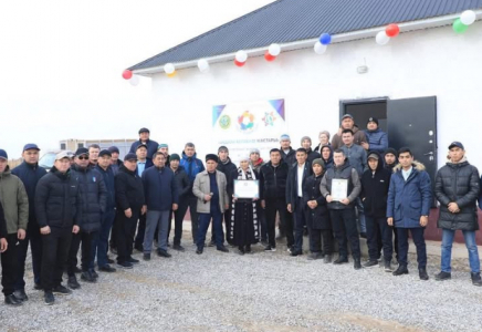 ТҮРКІСТАН: Арыстық жастар мұқтаж жанұяға баспана сыйлады