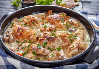 ДӘМДІ АС: қаймақ тұздығына піскен тауық еті ДӘМДІ АС: қаймақ тұздығына піскен тауық еті